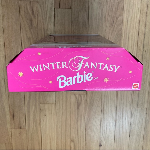 NWT BARBIE Vintage Special Edition Winter Fantasy Barbie Brunette
#15530 - Picture 7 of 7